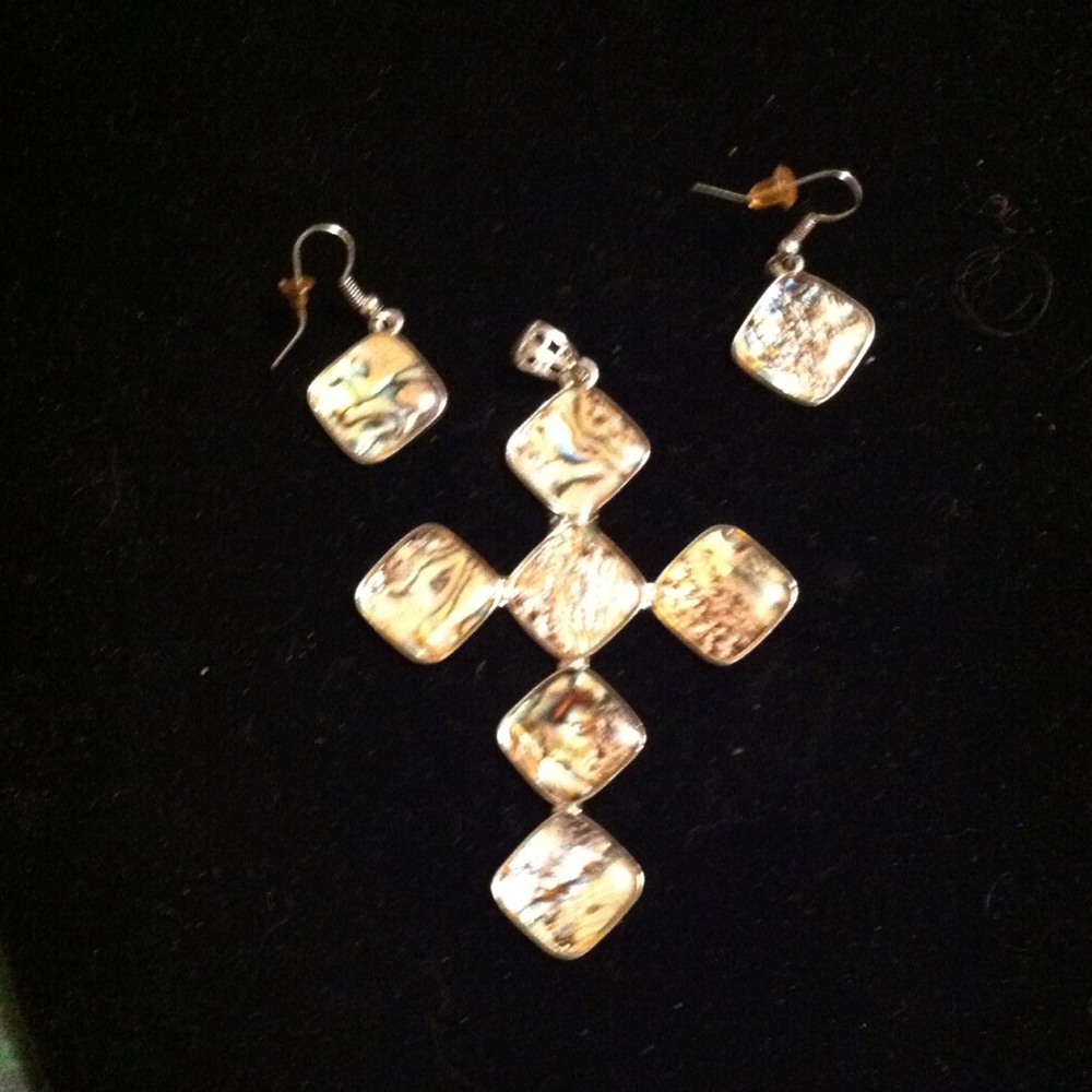 Necklace Charm/Earrings